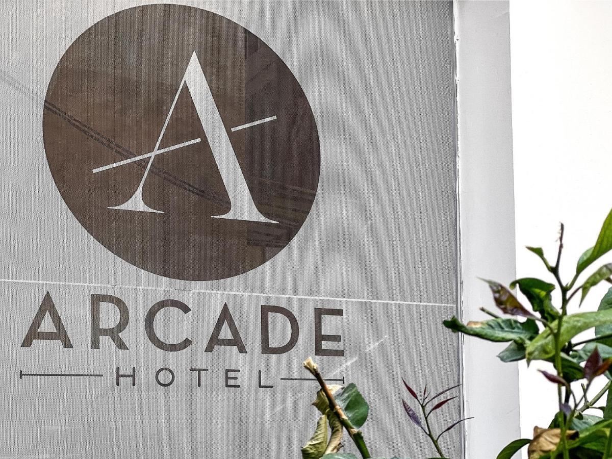 Arcade Hotel Athena Bagian luar foto